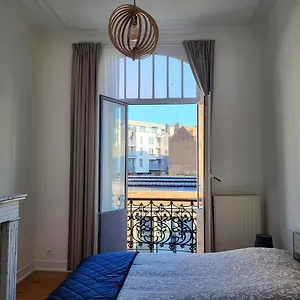 Brussels Bed & Blockchain Private With Shared Bathroom Etterbeek